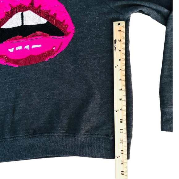 Forever 21 Lips Sweatshirt - Picture 4 of 9